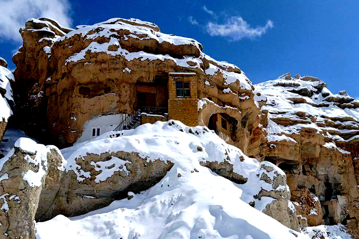 गुफाभित्र पर्यटक बस्न मिल्ने अनौठो गेष्ट हाउस सञ्चालनमा